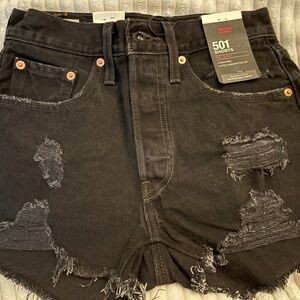 NWT Levi’s 501 shorts size: 24